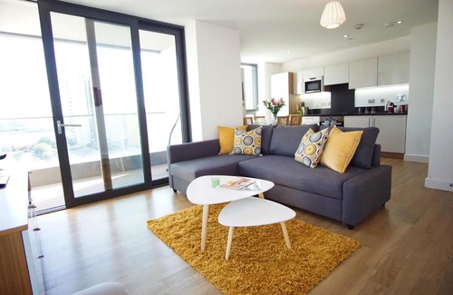 Royal Docks Apartment | London Excel - O2 Arena - London City Airport Superior Apartment