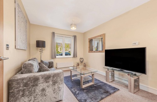 Stanwell House | London Heathrow Living Holywell Serviced House C - 4 bedrooms - 9 beds
