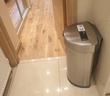 Valentines Apartment | London Luxury Apartments 4 min walk from Ilford Station, with FREE PARKING FREE WIFI