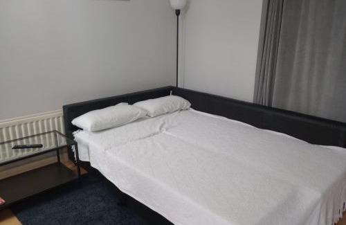 Shadwell Apartment | London Luxury Holiday Home B