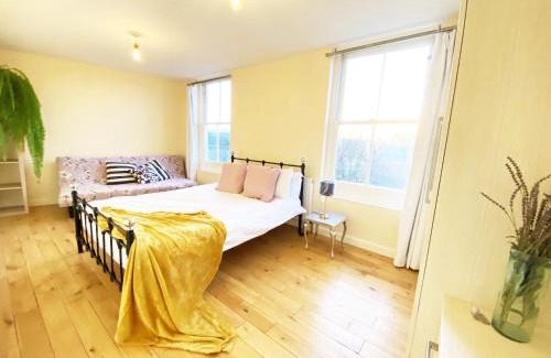 Tower Hamlets Apartment | London's Central East End 2 Bedroom City Apartments