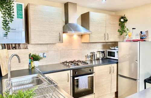 Tower Hamlets Apartment | London's Central East End 2 Bedroom City Apartments