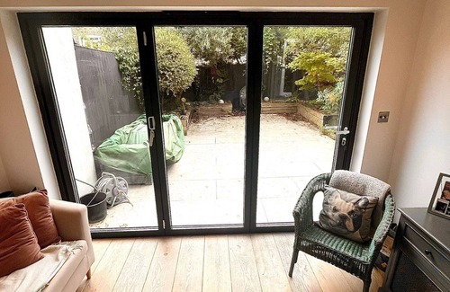 Lambeth Apartment | London Stylish 3 bed Home - Long stay discount - Brixton near Brockwell Park