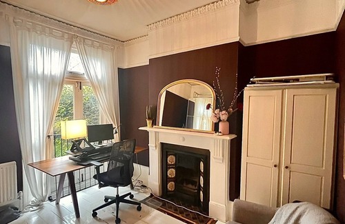 Lambeth Apartment | London Stylish 3 bed Home - Long stay discount - Brixton near Brockwell Park