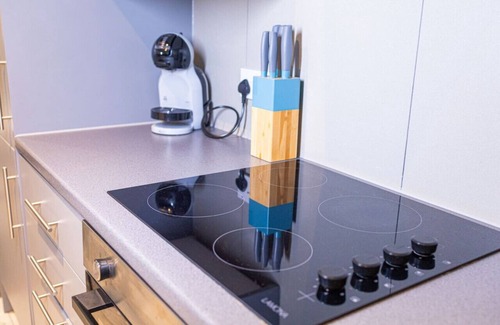 Watford Apartment | London/Watford, 8 single beds, great location