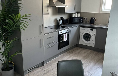 Watford Apartment | London/Watford, 8 single beds, great location