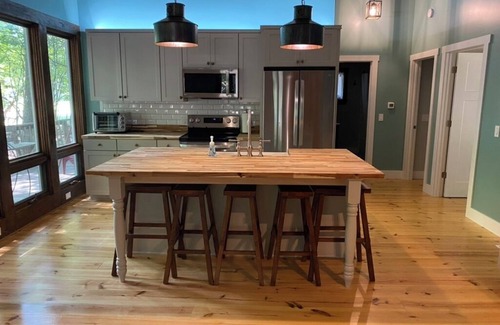 Pigeon Cabin | Lone Eagle LodgenCozy 3-bedroom cabin, located on Sand Point near Caseville, MI
