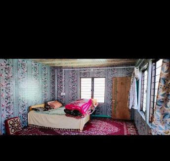 Gulmarg House | Lone