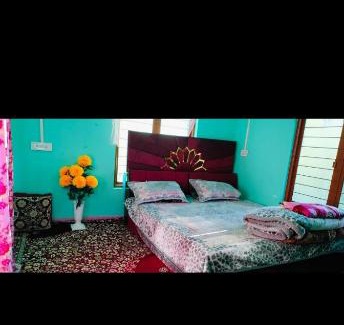 Gulmarg House | Lone