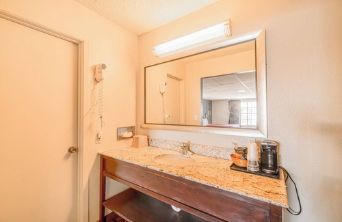Vernon Hotel | Lone Star Inn by OYO Vernon Texas Hwy 287