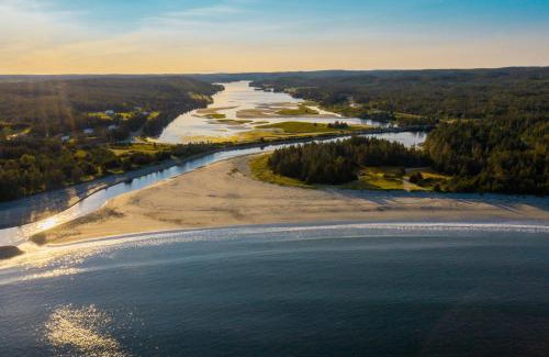 New Harbour Resort | Lonely Rock Seaside Bungalows