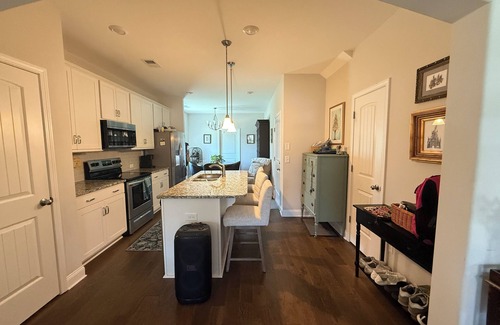Gallatin House | Long Hollow Pike! Charming 3-bedroom townhome. Pet-friendly. Neighborhood pool!
