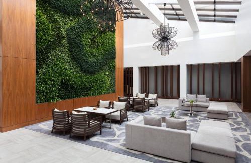 East Garden City Hotel | Long Island Marriott Hotel