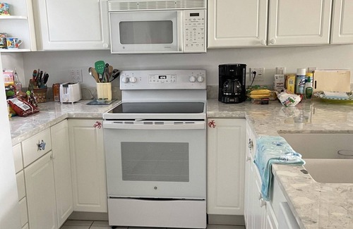 Layton Condo | Long Key florida,Beachfront Paradise, two bedroom ,3.5 bath, on Ocean, with Pool