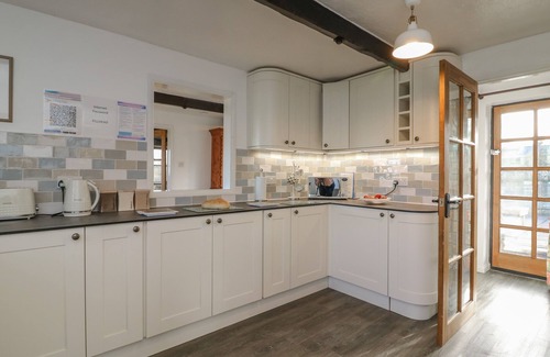 Littleham Cottage | LONG LINNEY, pet friendly, character holiday cottage in Bideford