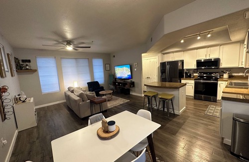 North Mountain House | Long Term Gem in the North Phoenix Desert, near ample amenities