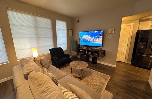 North Mountain House | Long Term Gem in the North Phoenix Desert, near ample amenities