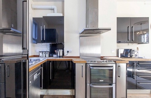 Hammersmith and Fulham Apartment | LONG TERM - Greenome Eco Hammersmith Fulham Apt