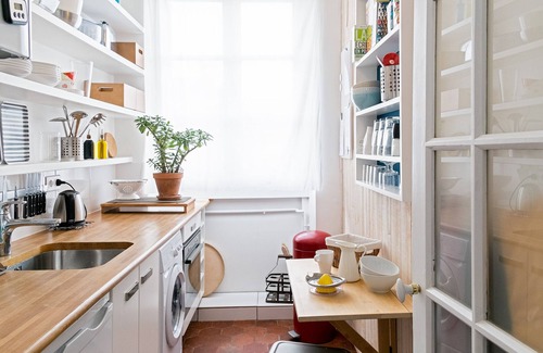 Notre-Dame Apartment | Long-term rental, 3 room apartment, kitchen, bathroom, old completely renovated
