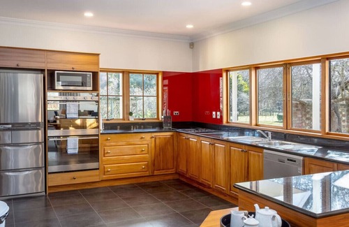 Solway Villa | Longbush Estate, Gladstone