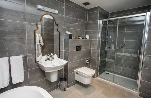 Newcastle West Hotel | Longcourt House Hotel