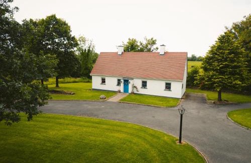 Ennybegs House | Longford Holiday Blue Sky Self Catering Cottage
