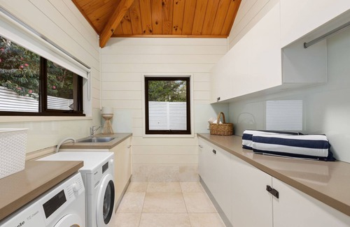 Doonan House | Longreach - Panoramic Views & Poolside Bliss
