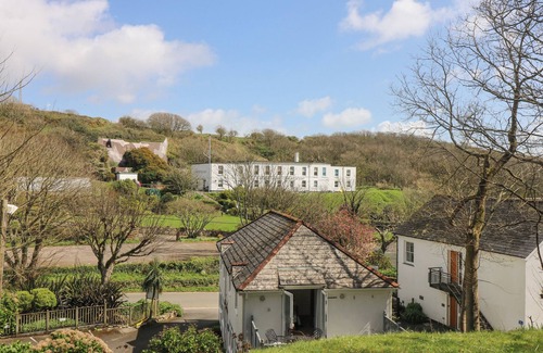 Saint Martin Cottage | Longships