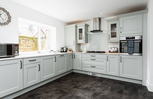 Alnmouth Cottage | LONGSHORE, pet friendly, character holiday cottage in Alnmouth