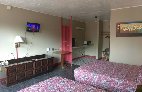 Old West Side Hotel | Longview Inn