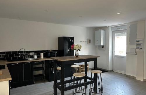 Digoin Apartment | LONOMA - Maison entière terrasse couverte et jardin clos