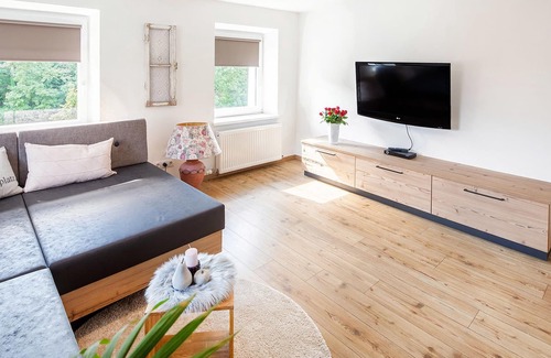 Imst Apartment | Look forward to a relaxing vacation in an idyllic location in this vacation apartment.