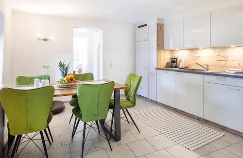 Imst Apartment | Look forward to a relaxing vacation in an idyllic location in this vacation apartment.