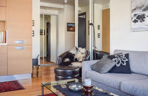 Ustaoset Apartment | Look forward to an enchanting mountain panorama in this cozy vacation apartment.