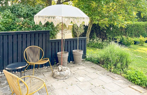 Skivarp House | Look forward to your lovely vacation home with lush grounds extending to the sea.