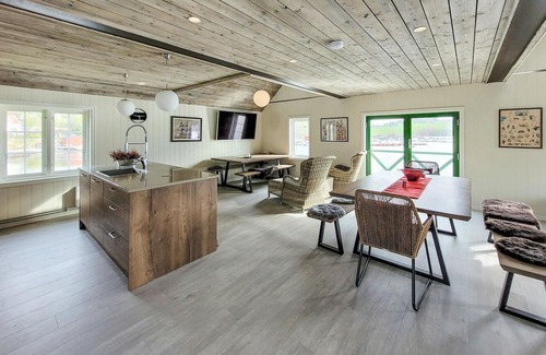 Vikebygd House | Look forward to your next vacation in Vikebygd right by the fjord.