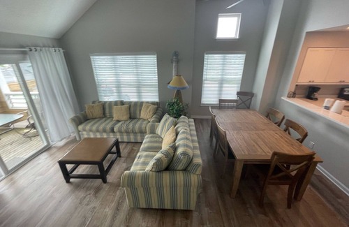Manteo Condo | LOOK Luxury Pirates Cove OBX Penthouse 3/2 Home near Beach & Free 25' Boatslip