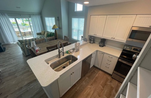 Manteo Condo | LOOK Luxury Pirates Cove OBX Penthouse 3/2 Home near Beach & Free 25' Boatslip