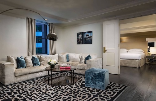 Central New York City House | Look No Further! Onsite Dining, Walk Rockefeller Center & Museum of Modern Art!