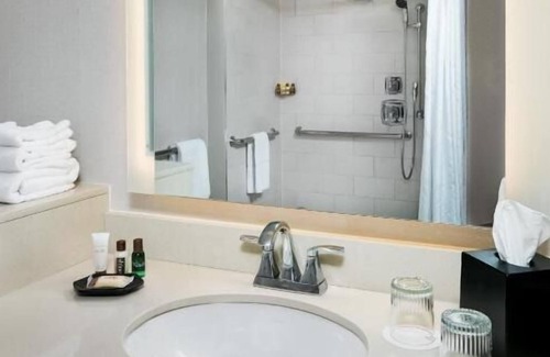 Pinch District House | Look No More! 4 Convenient Units in Downtown, Restaurant, Bar