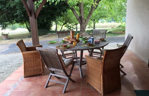Lusignac House | Looking for a cosy cottage in the peaceful Dordogne/Charente area? You found it.