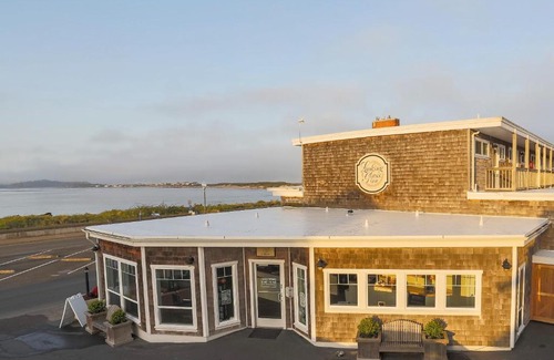 Lincoln City Hotel | Looking Glass Inn