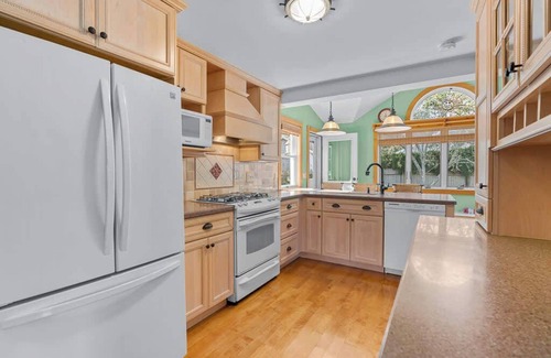 Falmouth Heights House | Lookout Point | 3 BDR Home Steps from Beach!