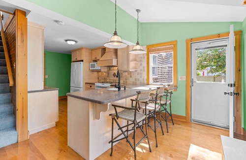 Falmouth Heights House | Lookout Point | Gorgeous 3 BDR Cape Cod Home Steps from Beach!