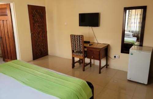 Cape Coast Hotel | Loreto Palm Villa