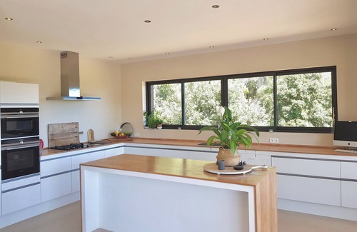 Lorgues House | Lorgues Provence Views Comfort Holiday Rest 3 Km from the center!