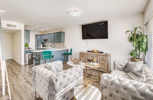 Valley Glen House | Los Angeles Townhome: Off-Street Parking & Balcony