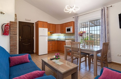 Cajiz Cottage | Los Barranquillos 1 is a rural house with a private semi-heated pool,