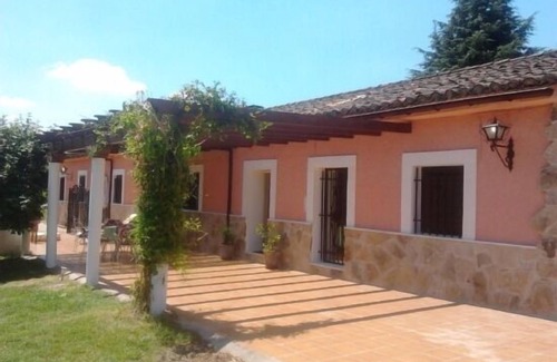 Arenas de San Pedro Cottage | Los Sotillos for 14 people