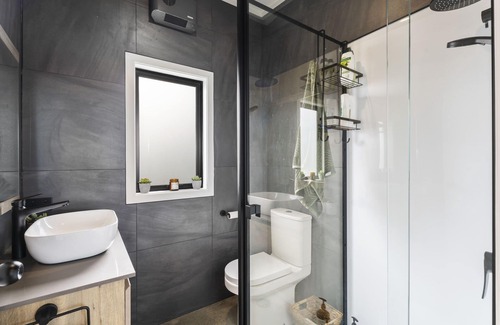 Lake Hawea House | Lost Burn Beauty - Lake Hawea Holiday Home